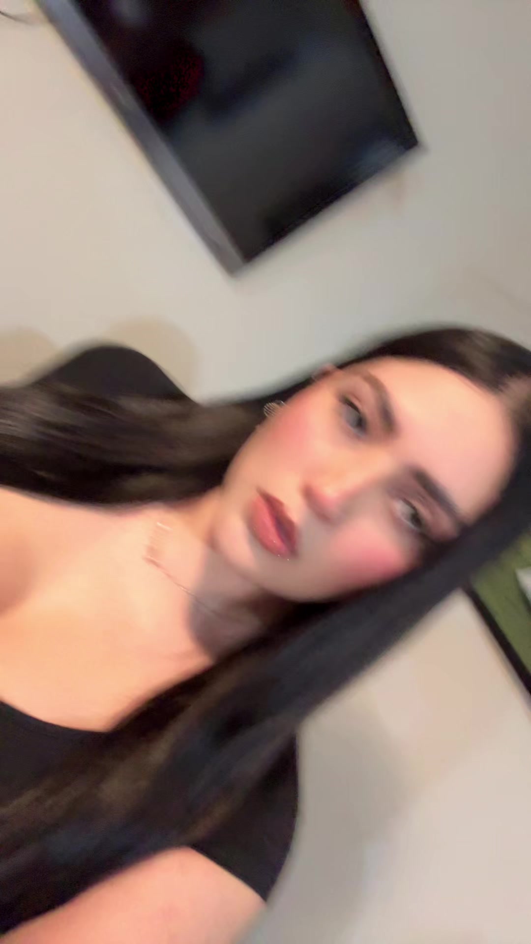 @Aniieshoots