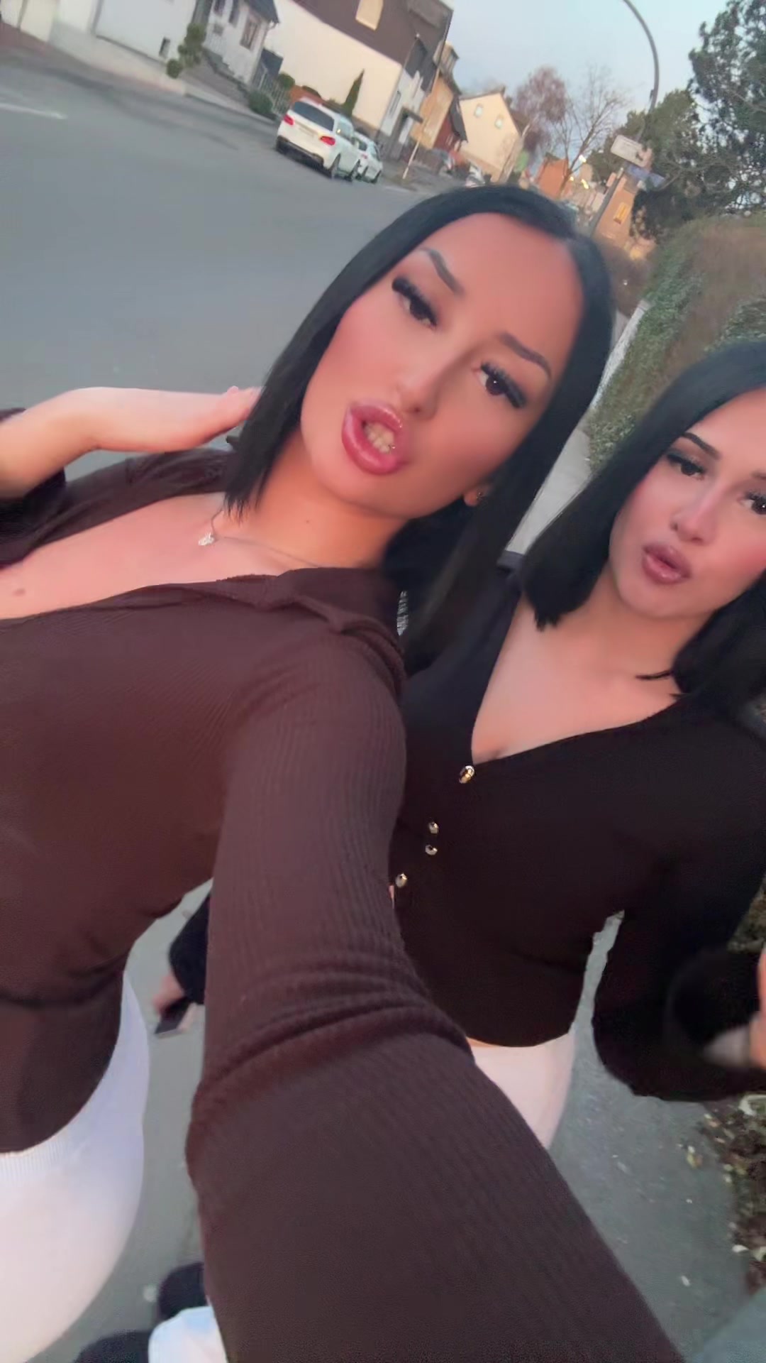 @anela