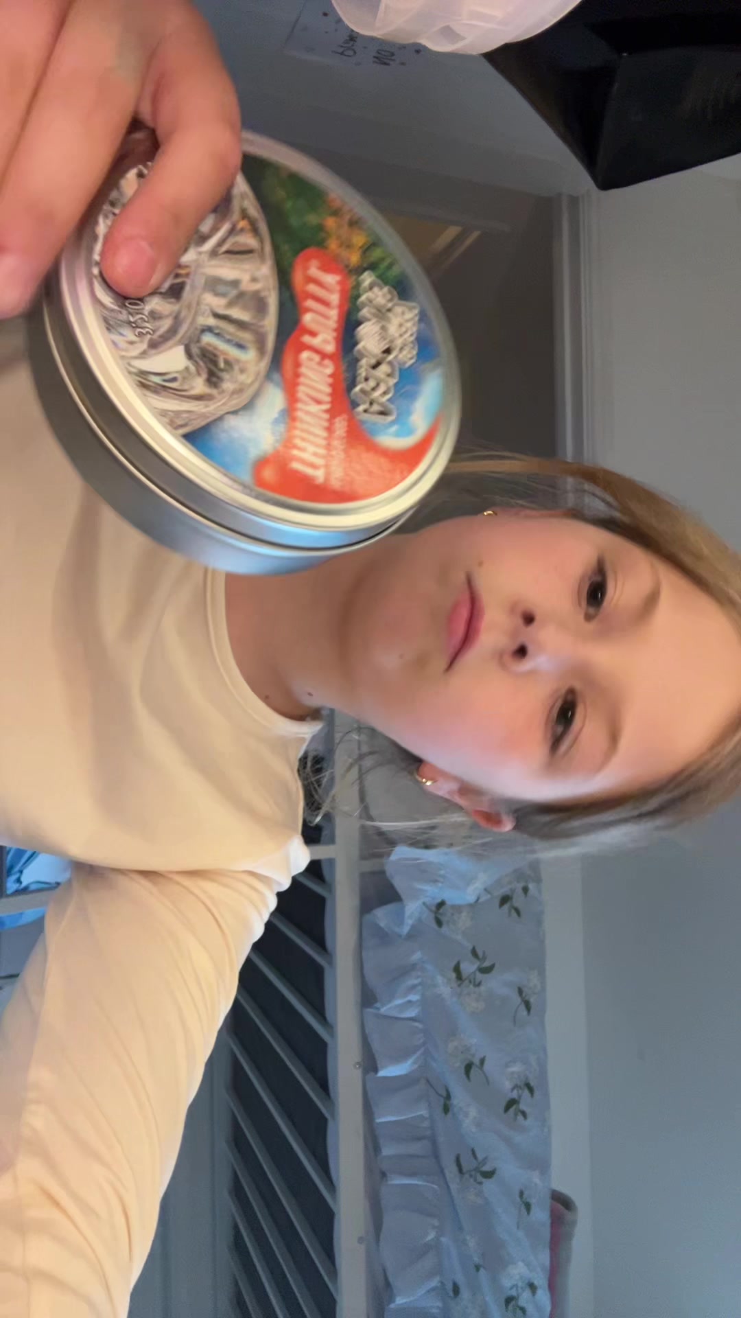 @??