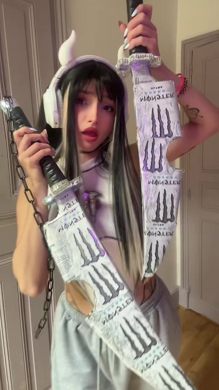 @spookydollie_