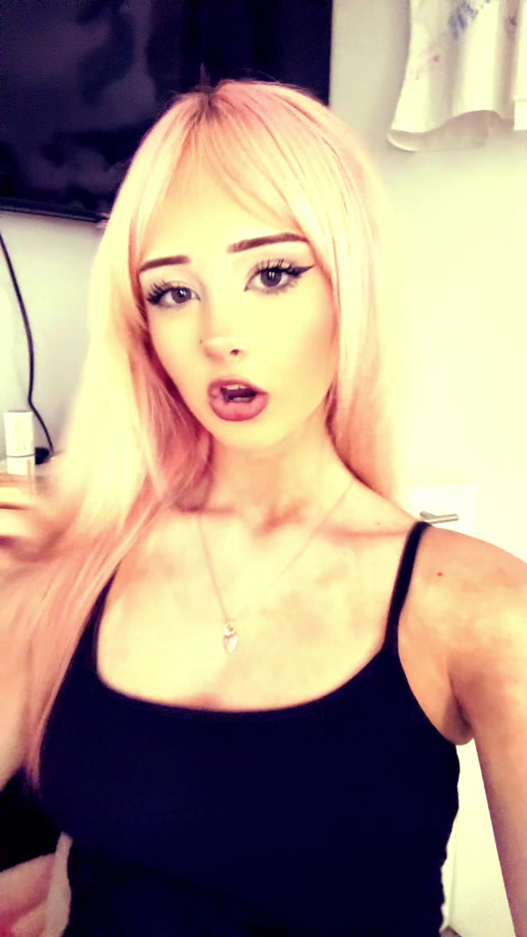 @️