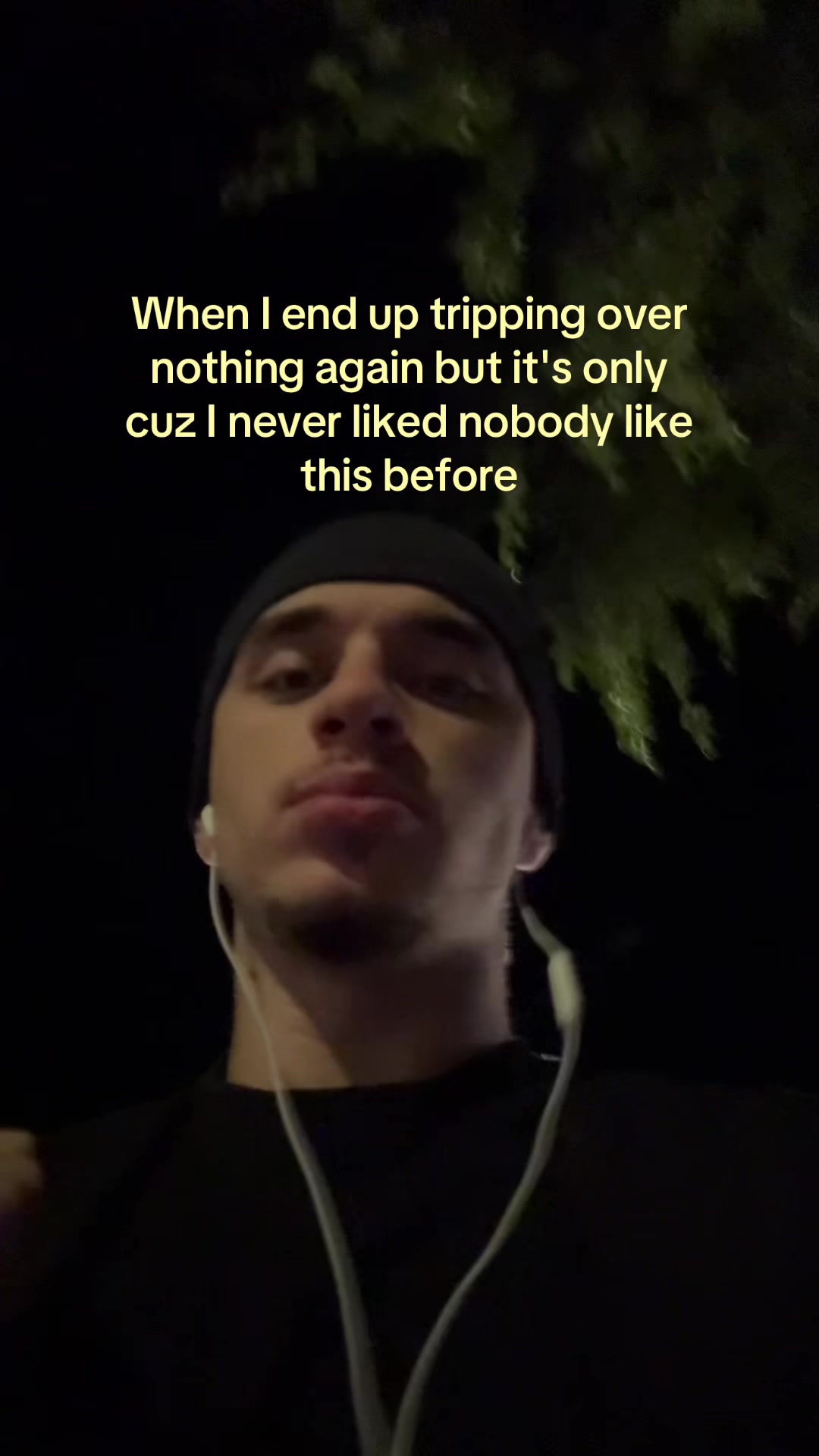 @￴