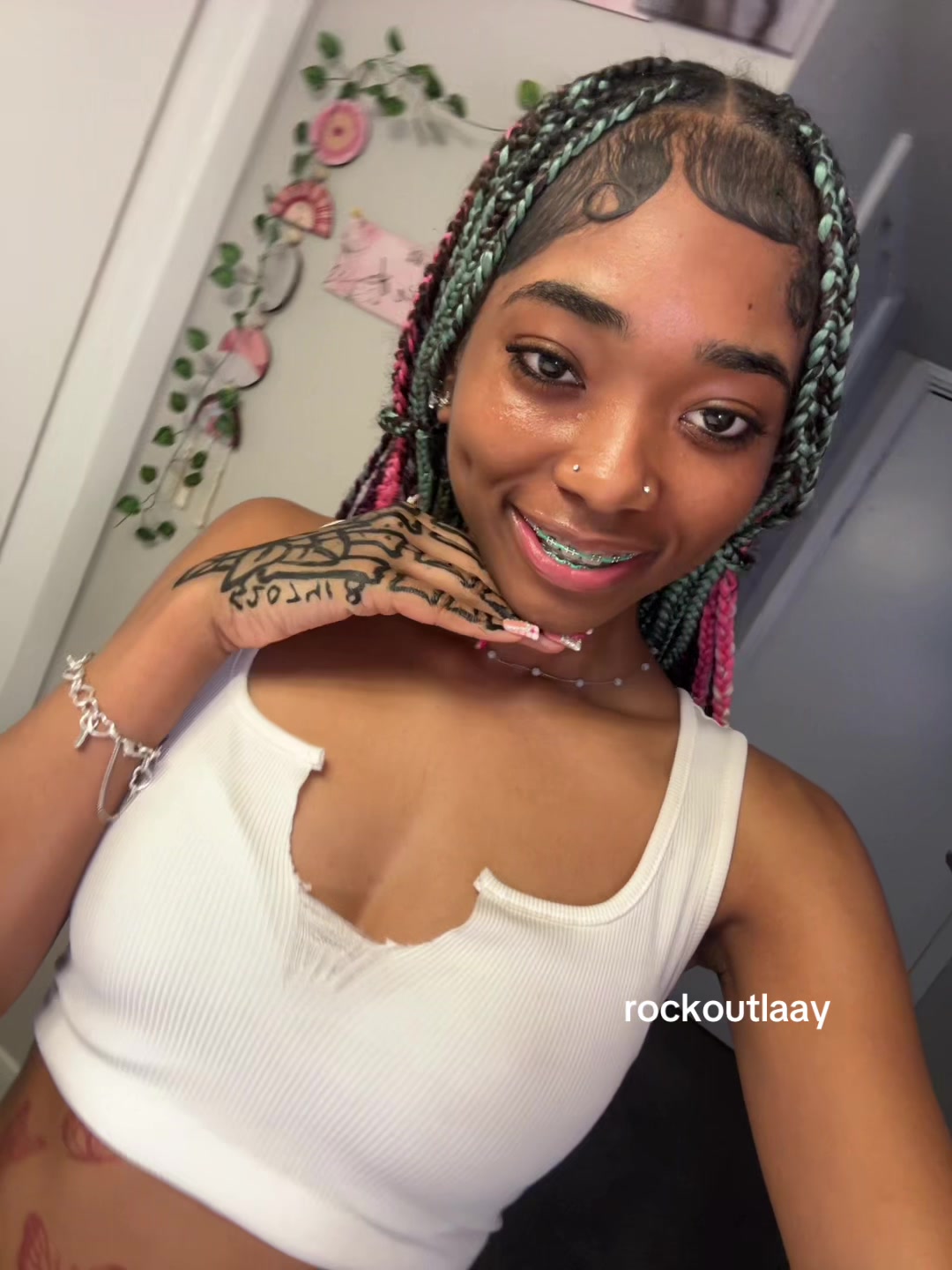 @rockoutlaay