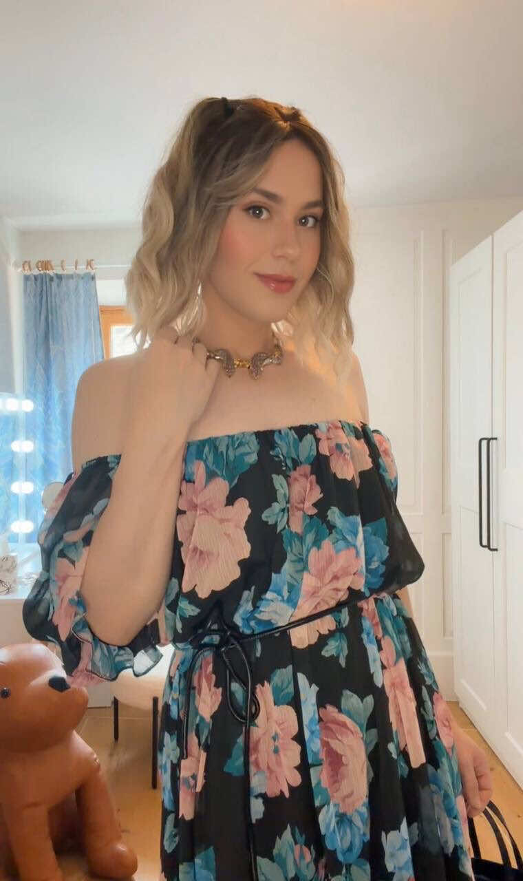 @callmeGia