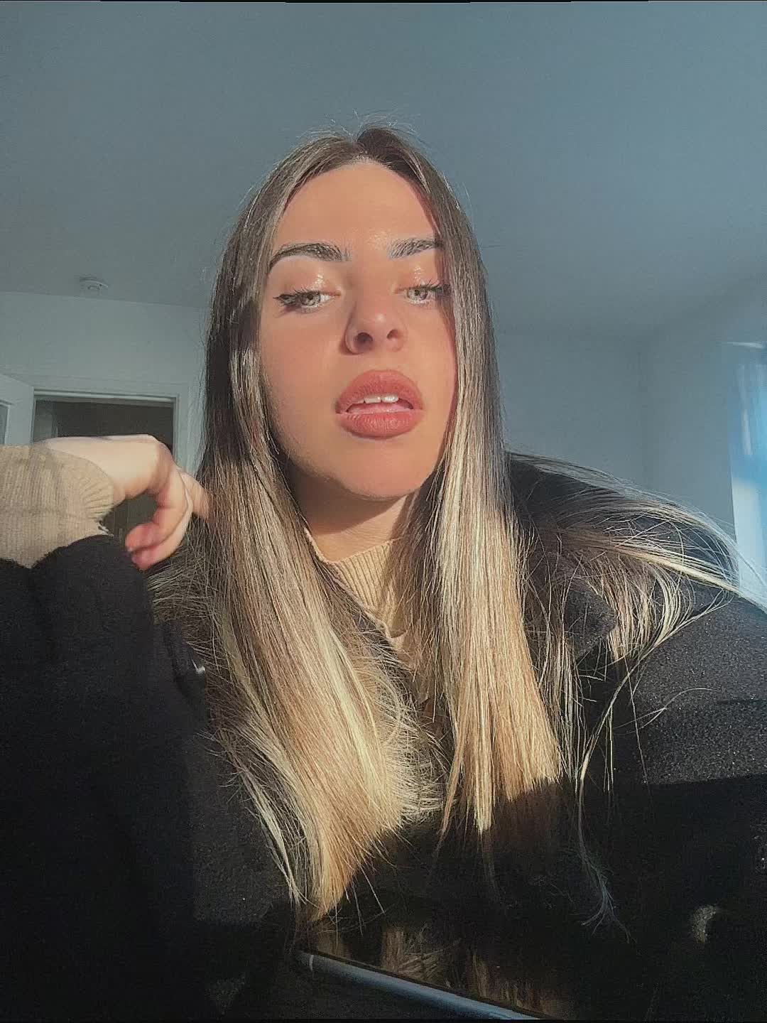 @𝒜𝓃𝓃𝒶🌒