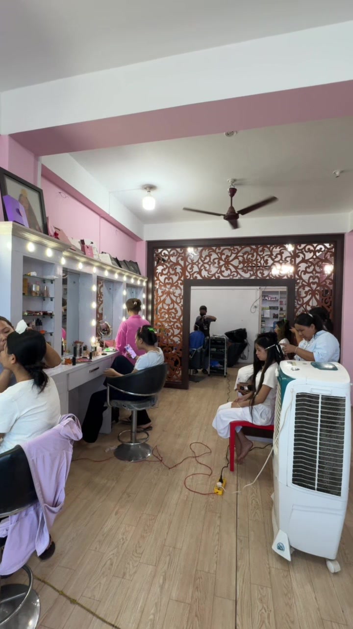 @CHHAYAMAKEUPSTUDIO