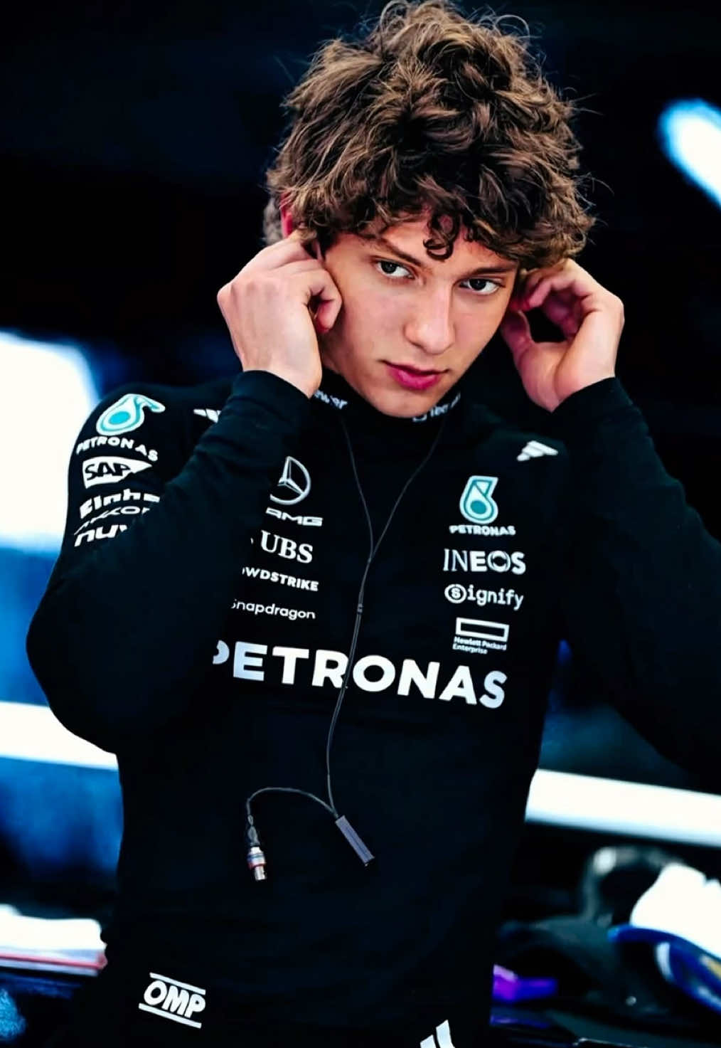 @🏎️