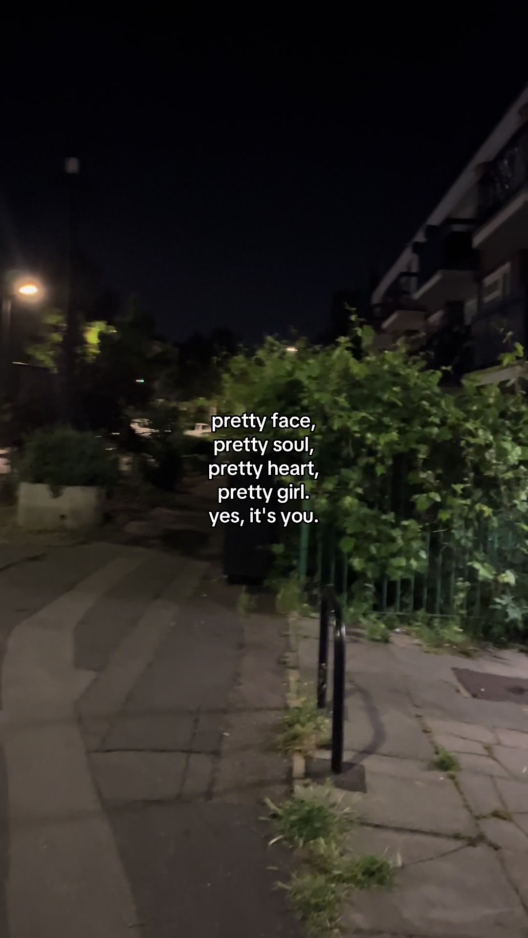 @✰