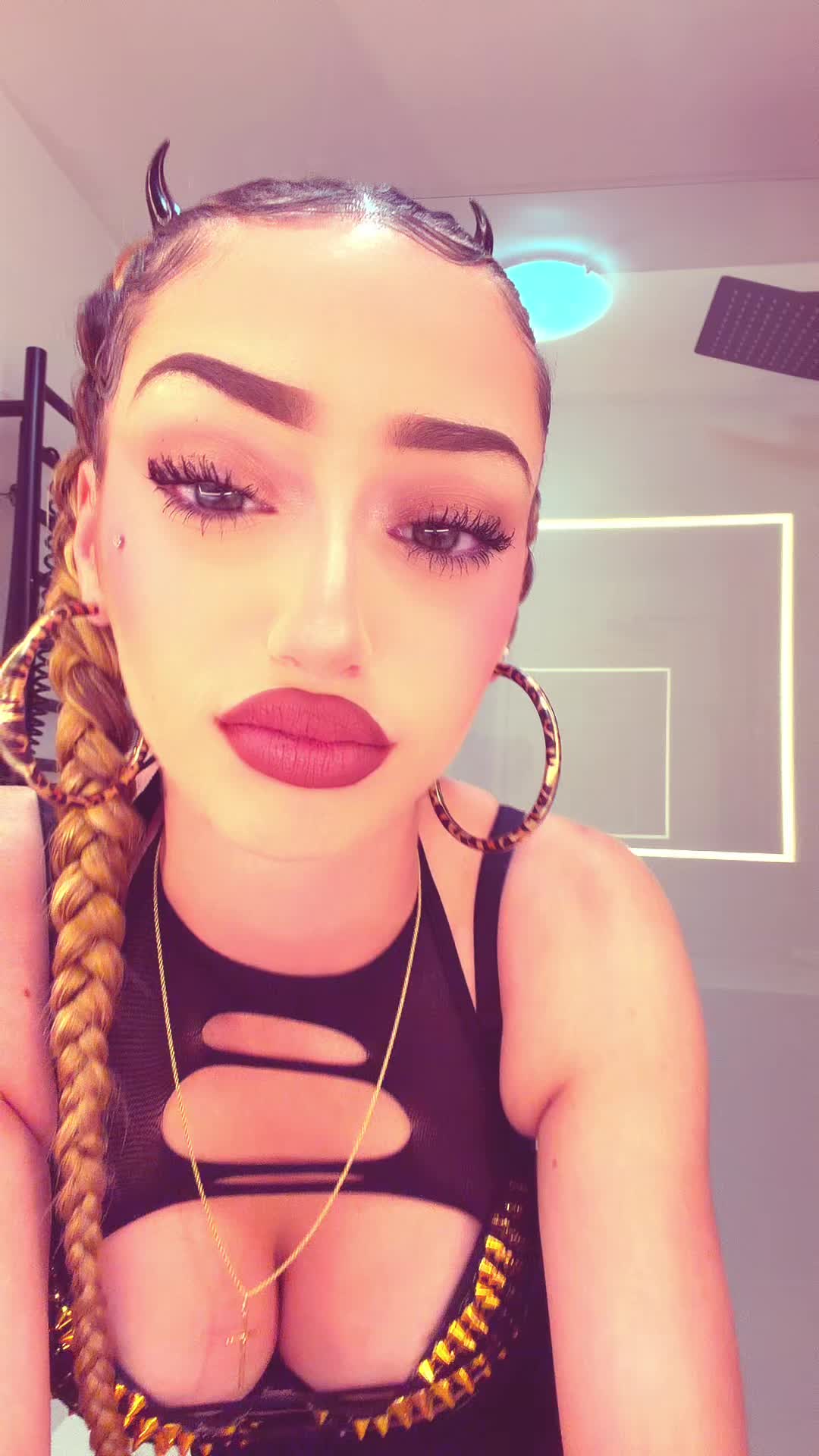@๐๐๐