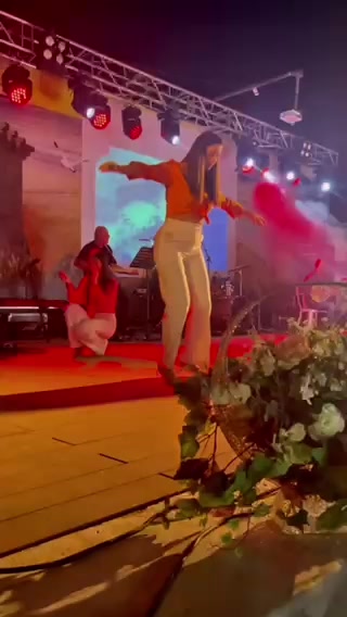 @Elena Shakalli