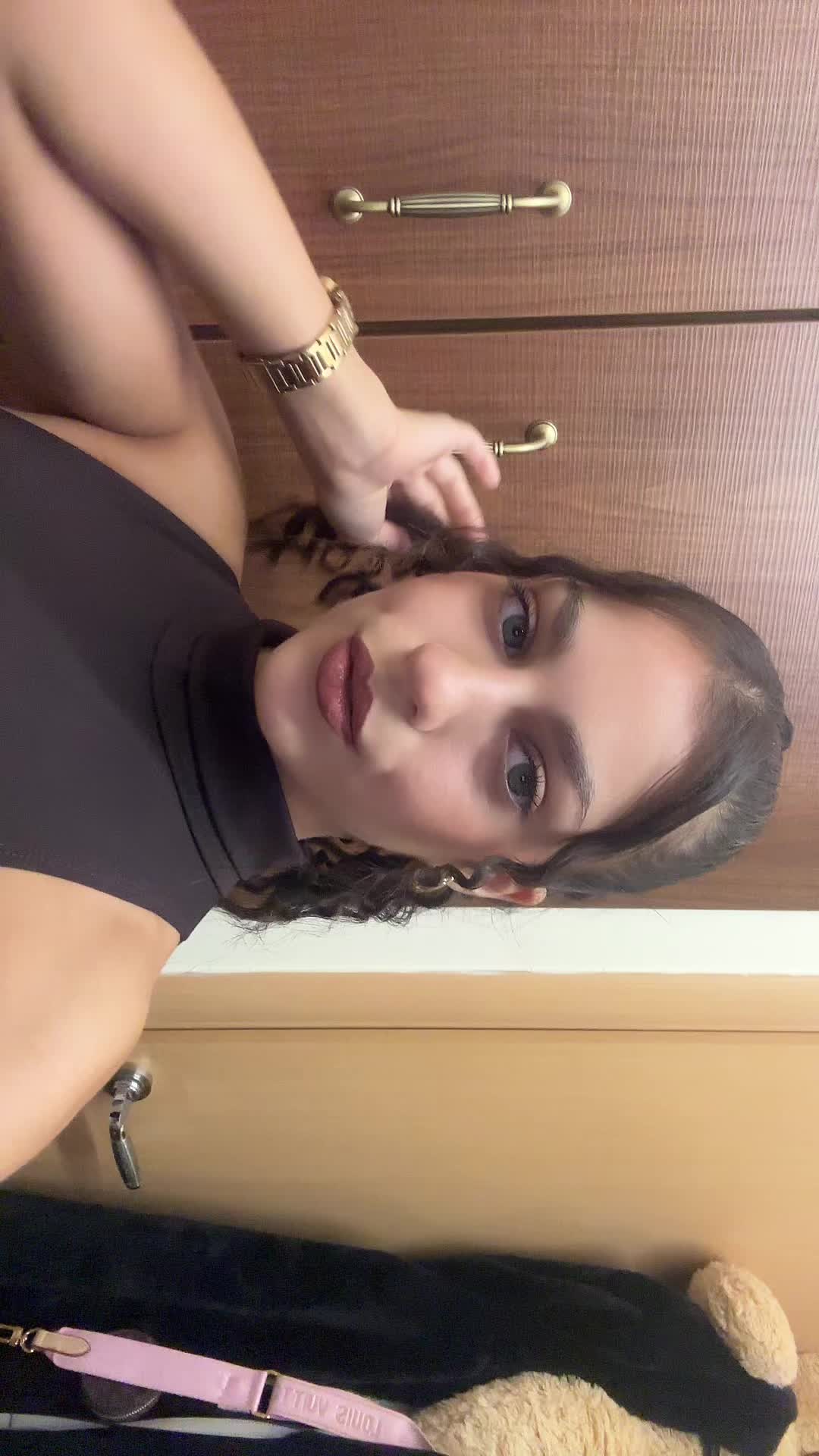 @R 👸🏽