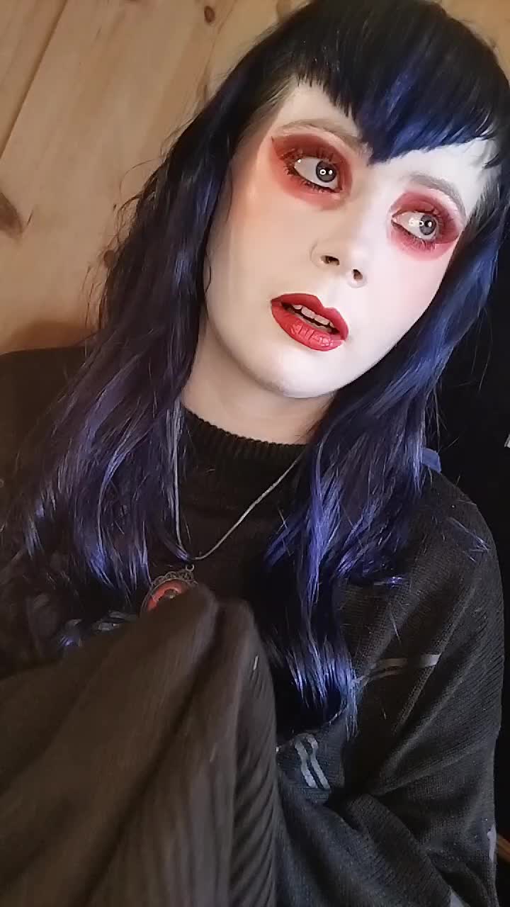 @Caroline 💙🖤