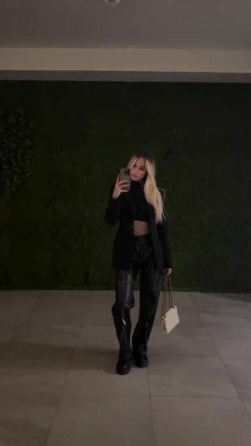 @𑣲