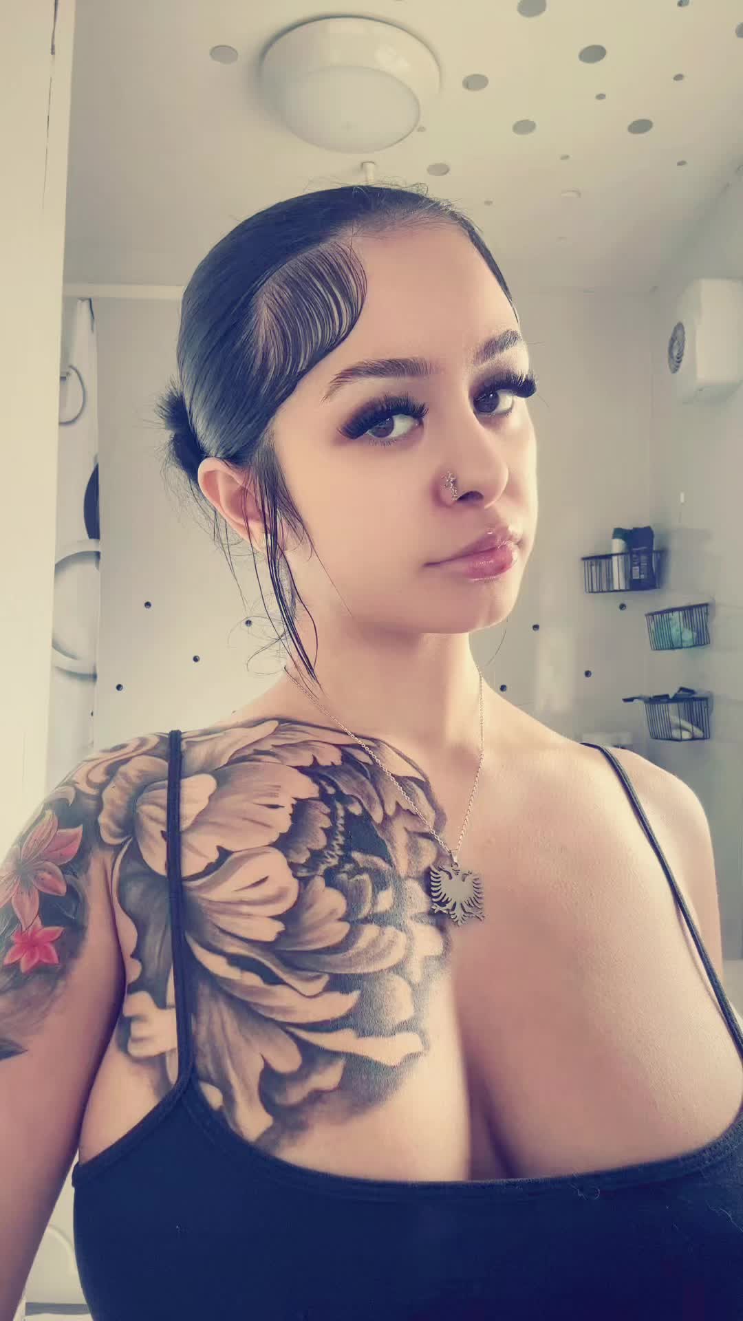 @𝓛🧿