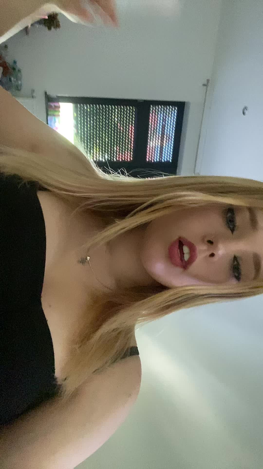 @angie