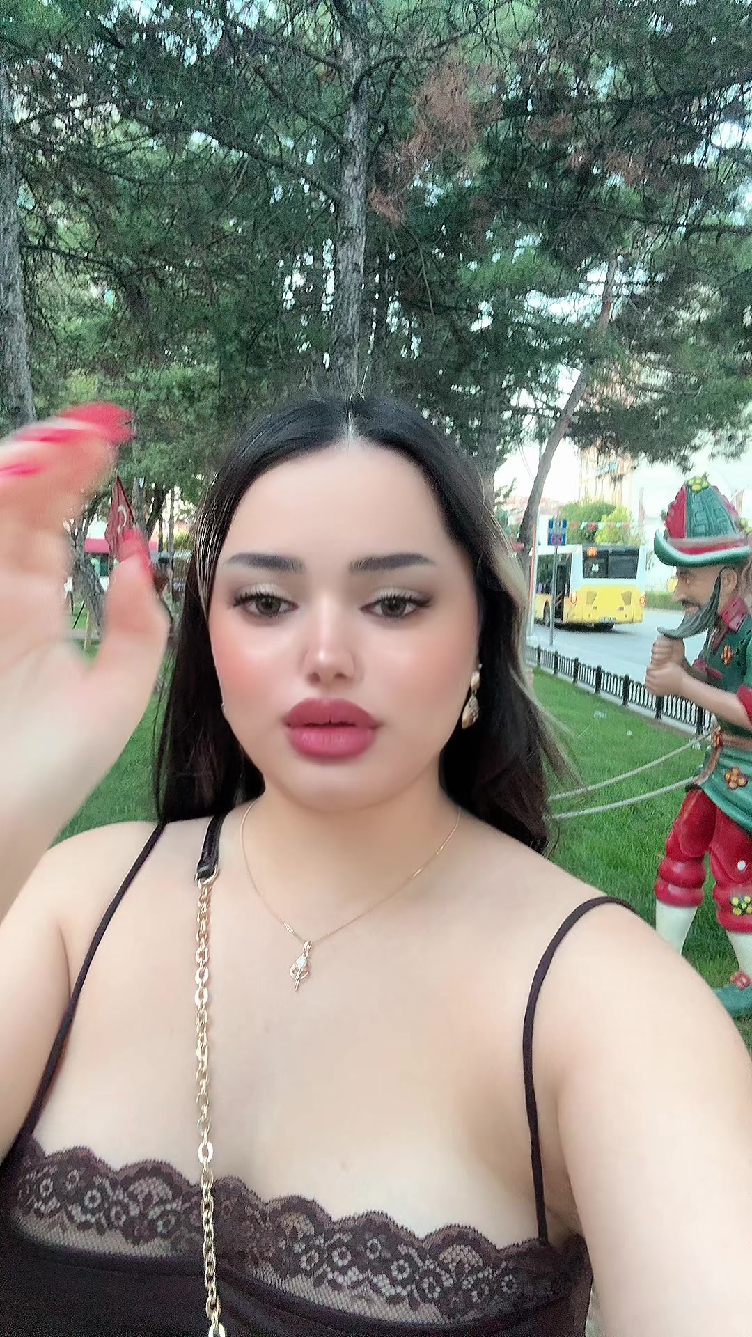 @_merveees