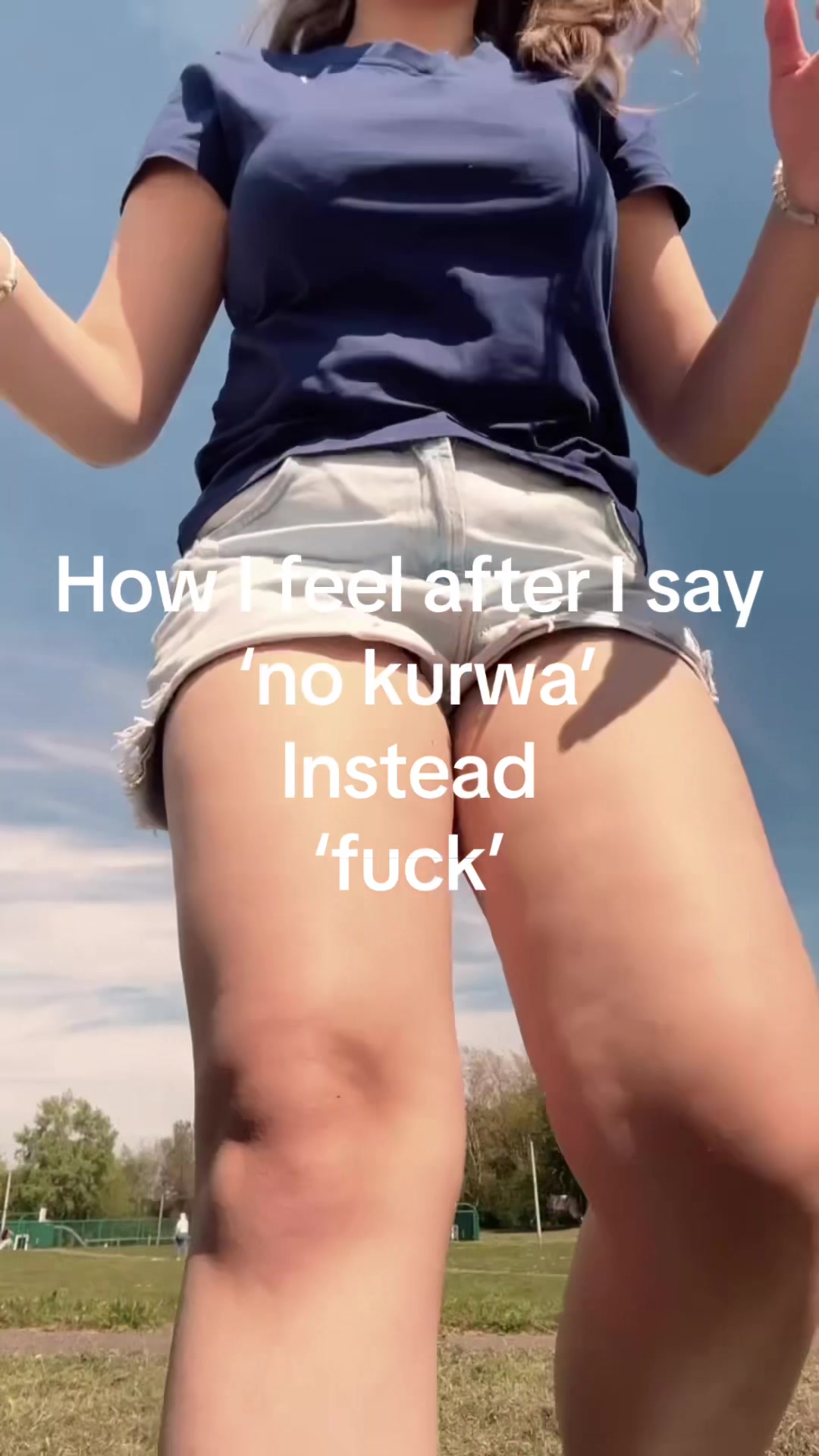 @👾