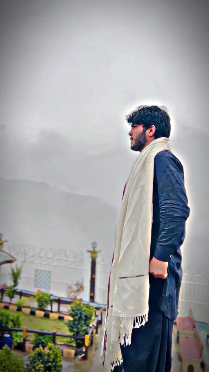 @WAQAS the wolf 😘🤭