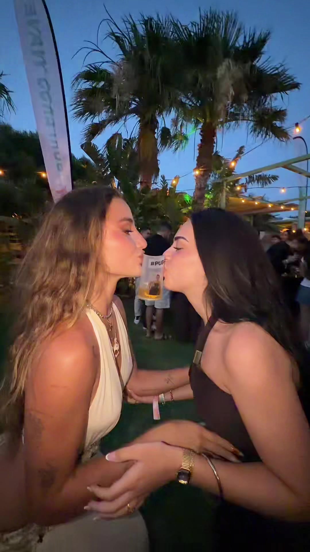 @sofiasurfers🦋✨