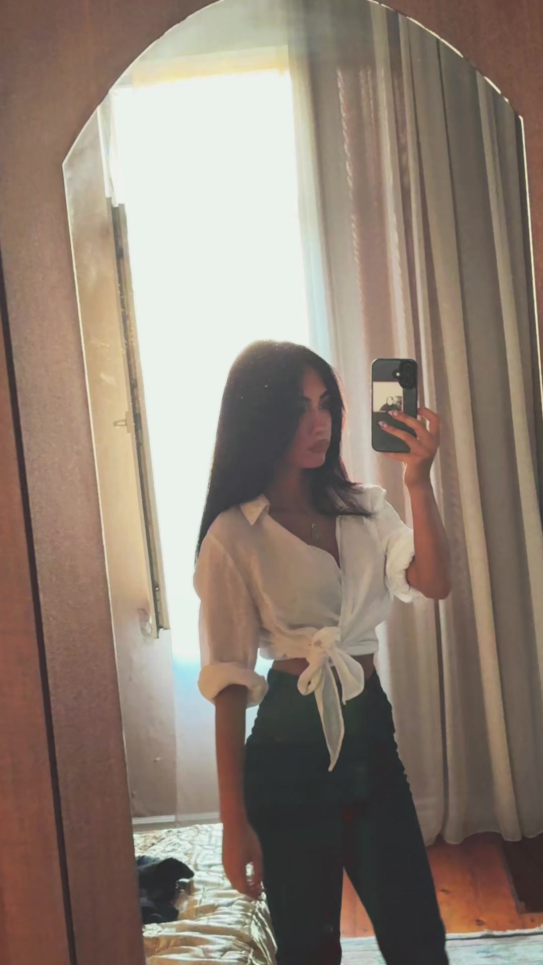 @ნია