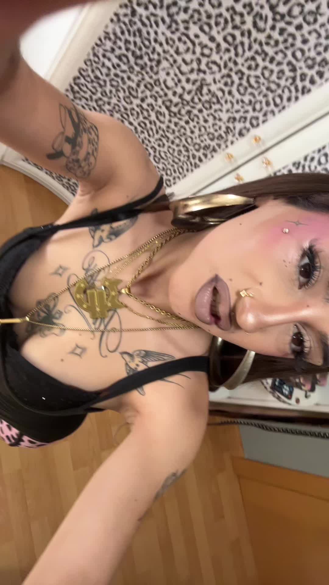 @Lahoeee