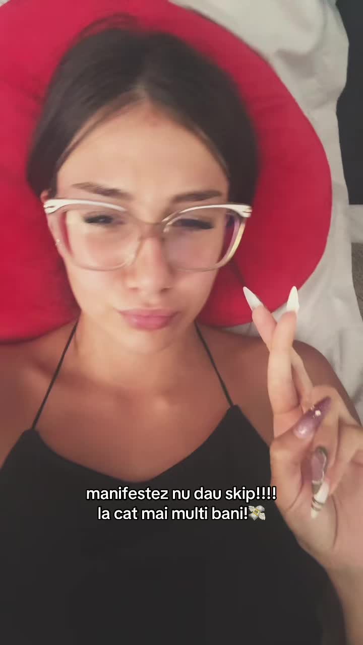 @legitamelia