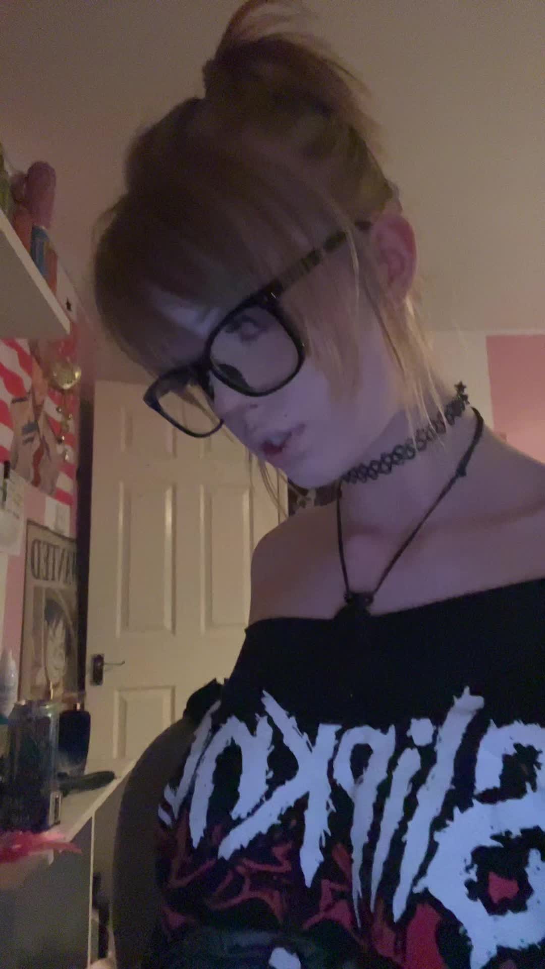 @🤓