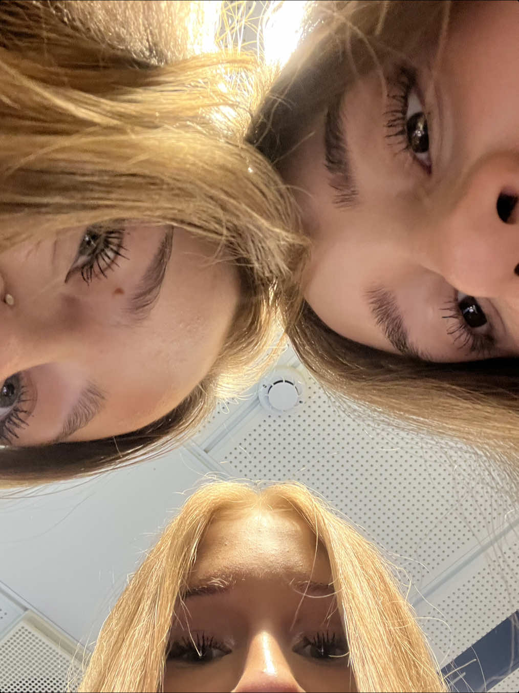 @oona769