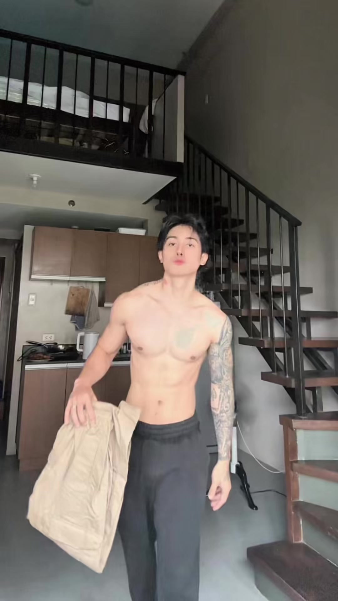 @_chrisvillablanca on IG