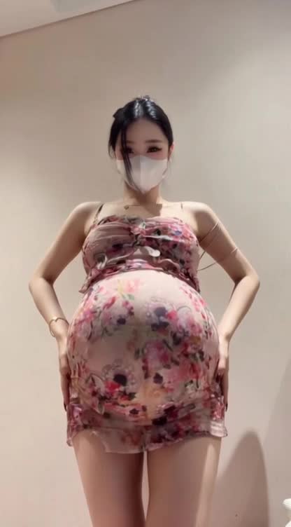 @Pregnant _adeline