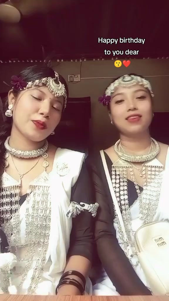 @aarti_tharu🌼💗