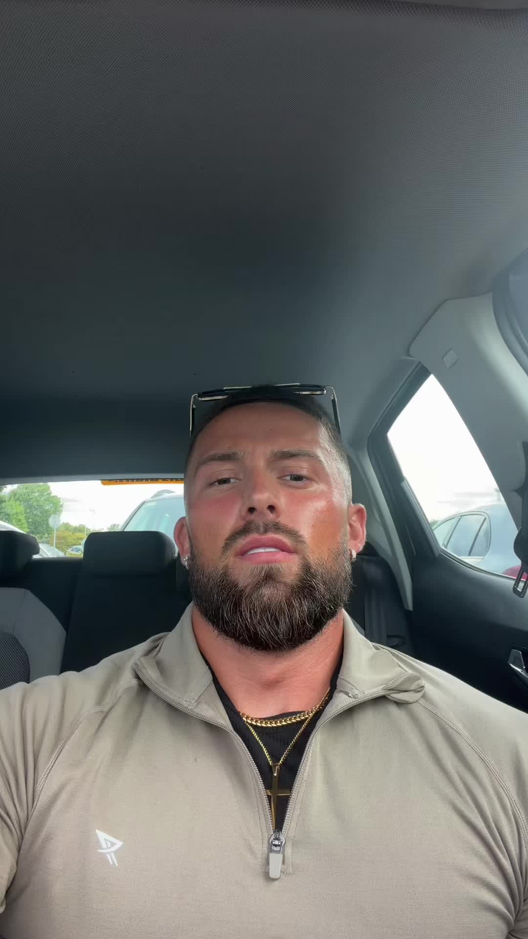 @kyjones👑