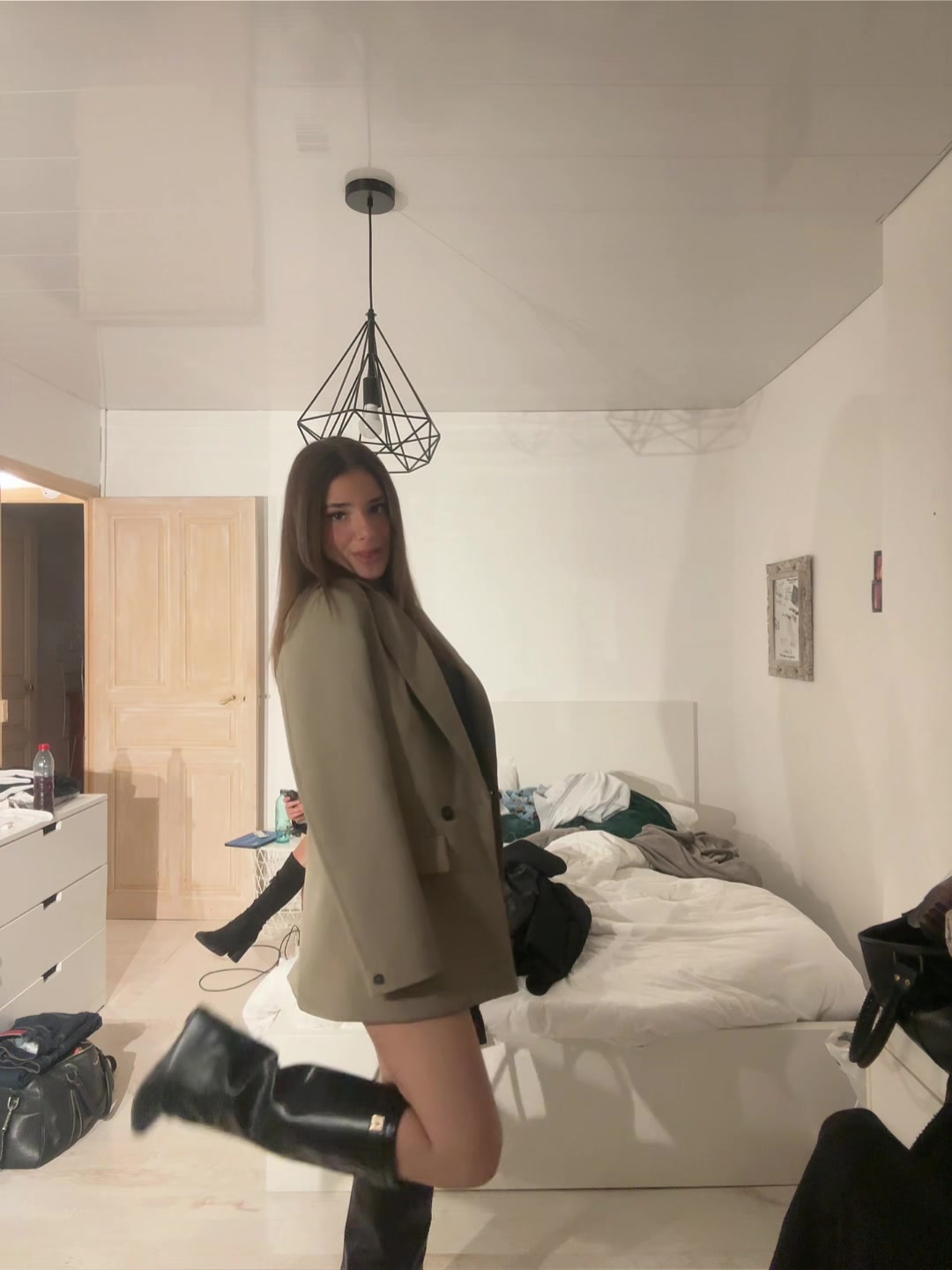 @L.C