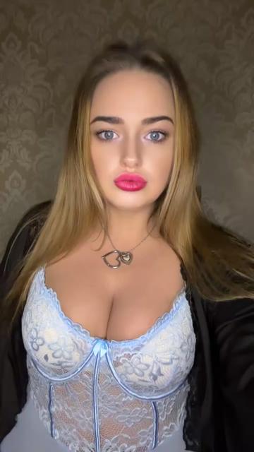 @KayLouise👅x