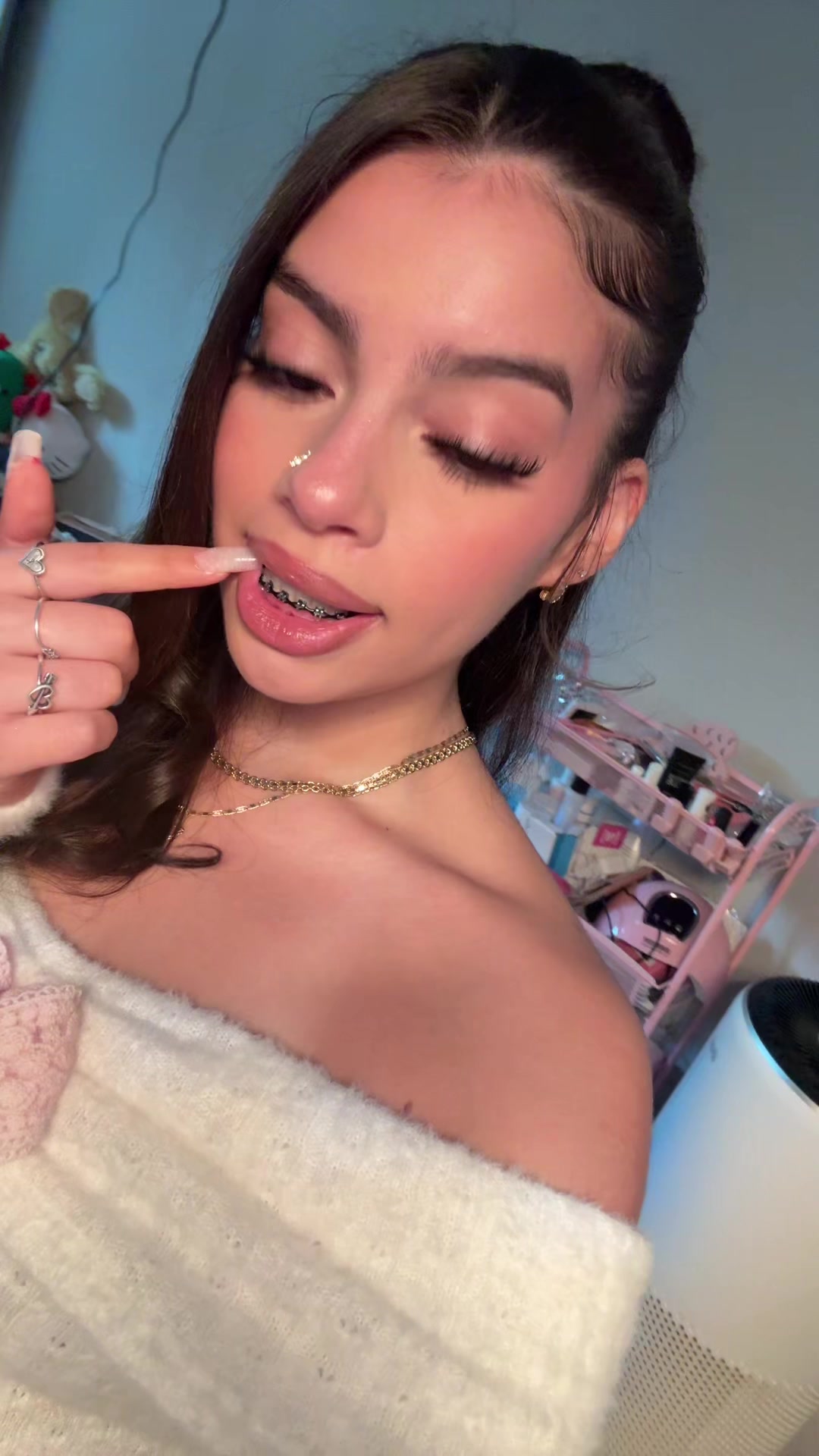 @️