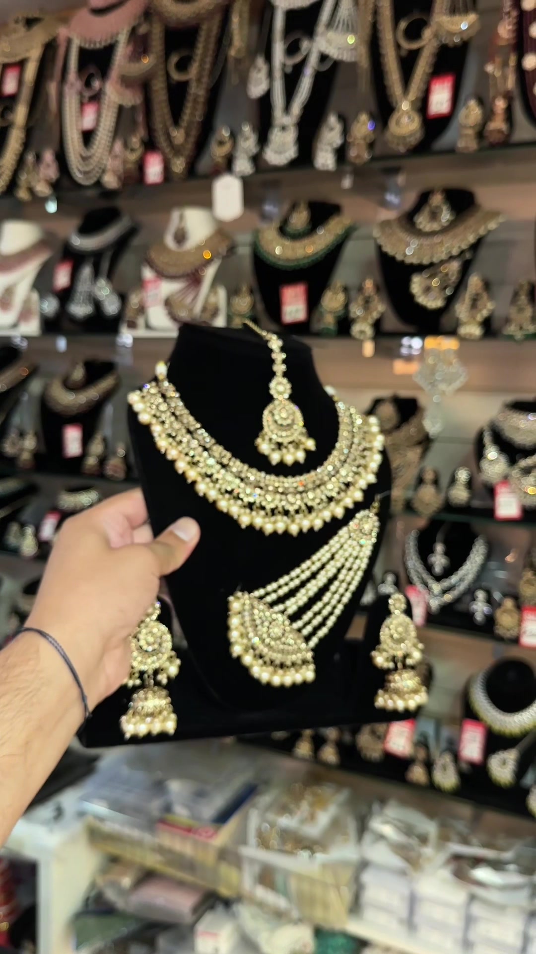 @FashionHouse438D