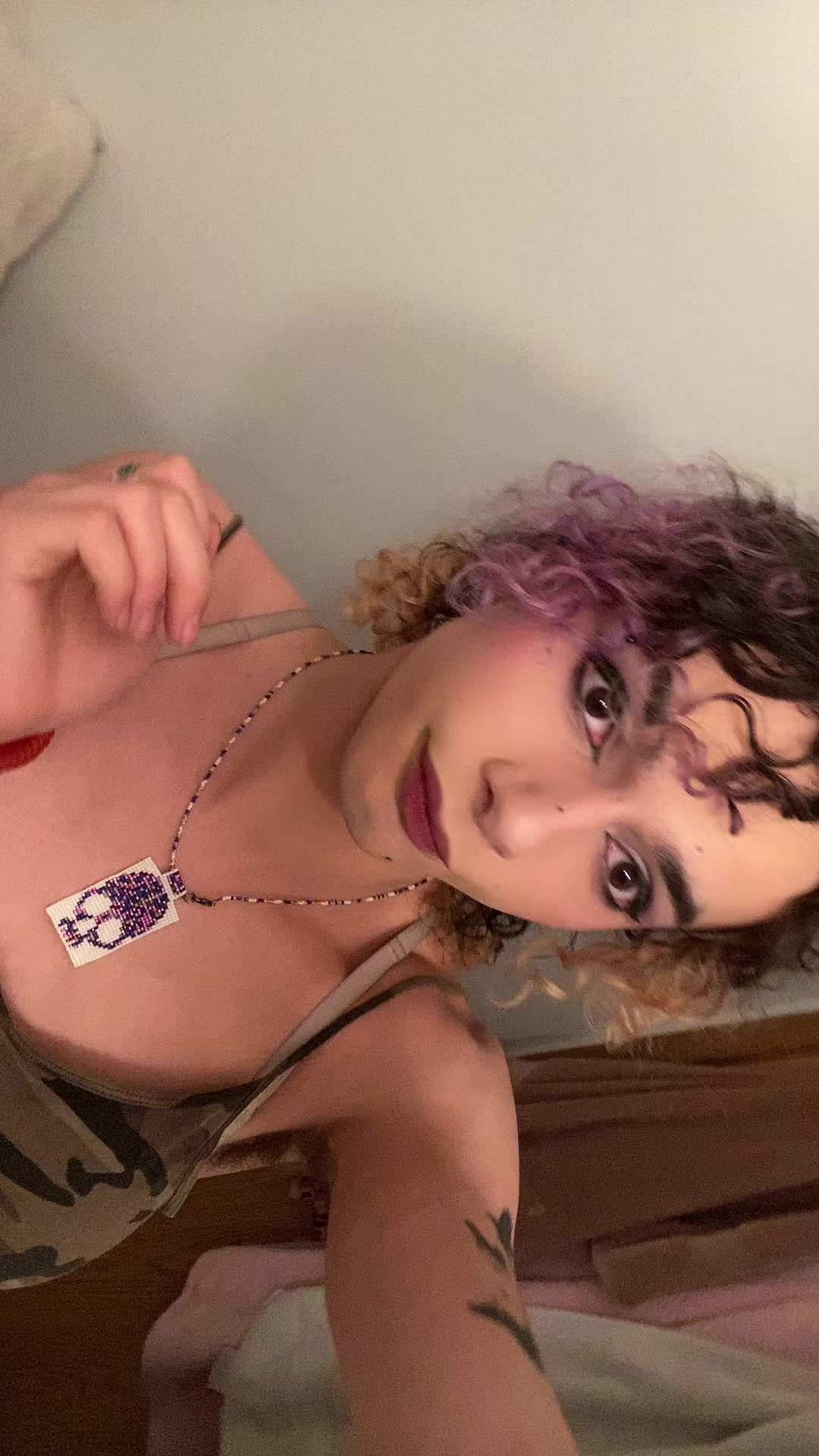 @shes_licking_thewall