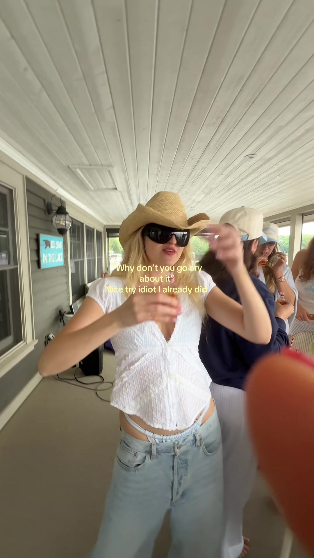 @dumbblondediary