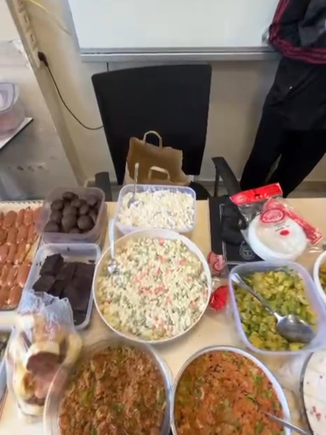 @10F-allikleri