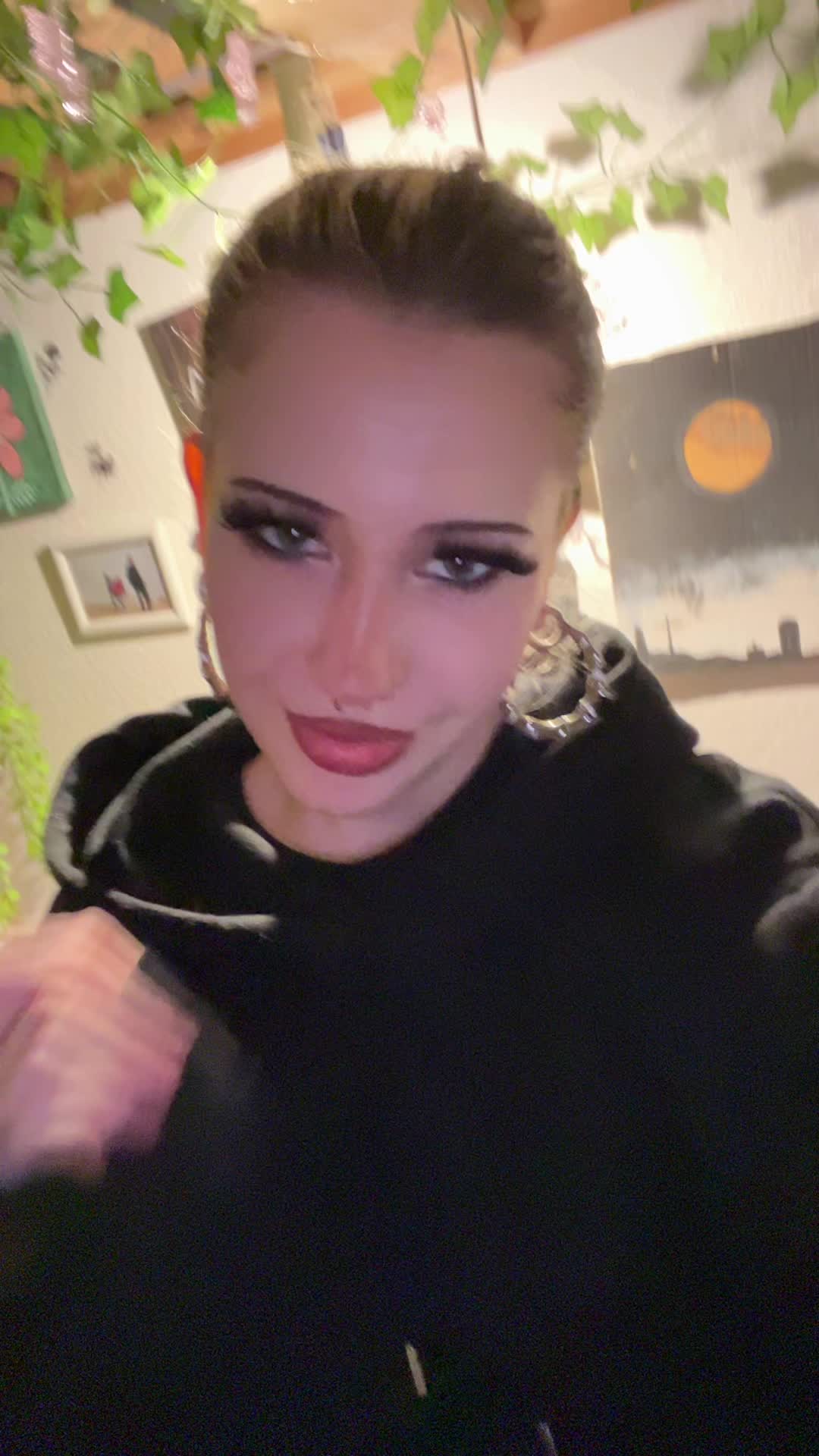 @🕷️katja &dagger;