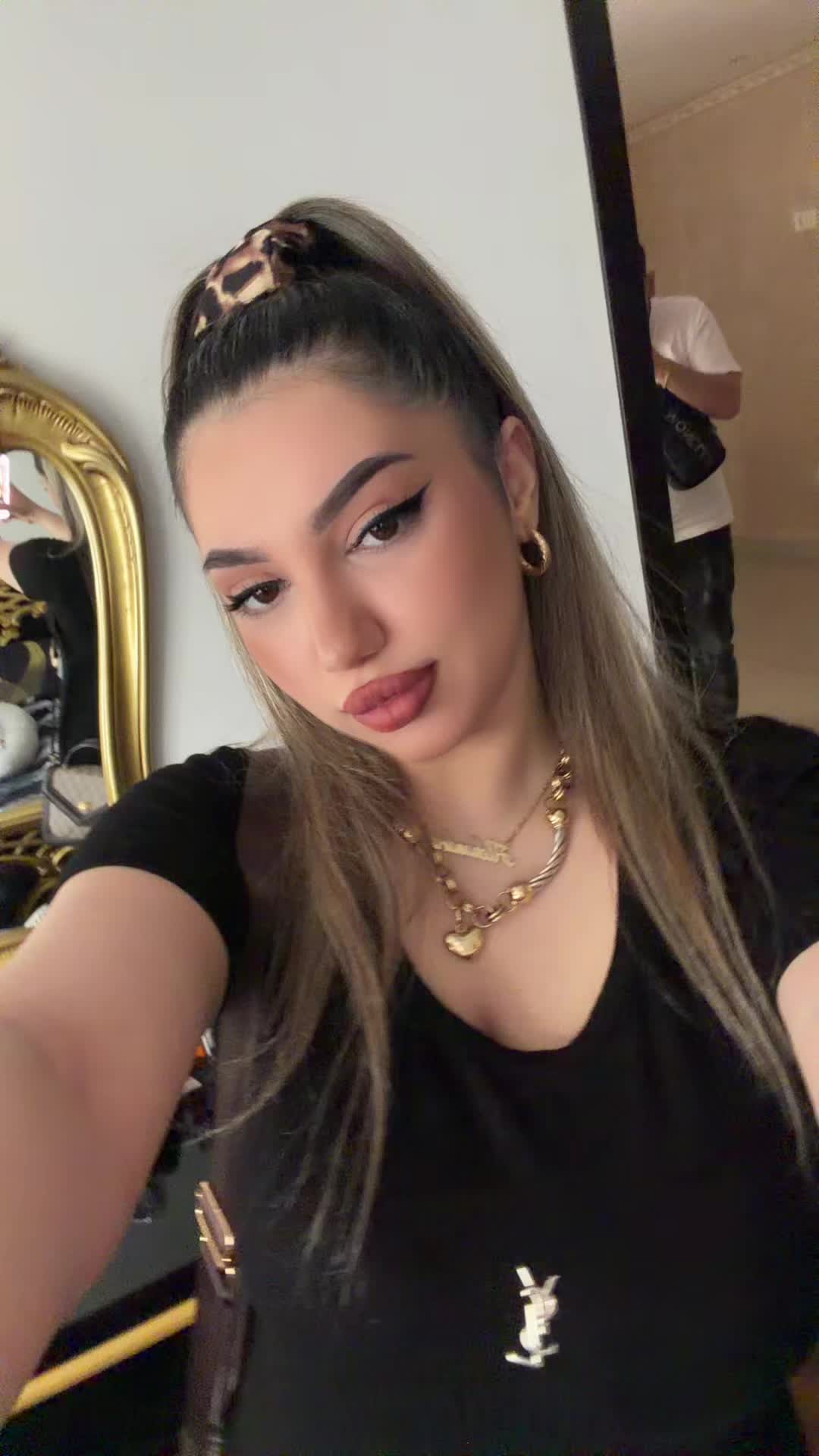 @Alehandra03