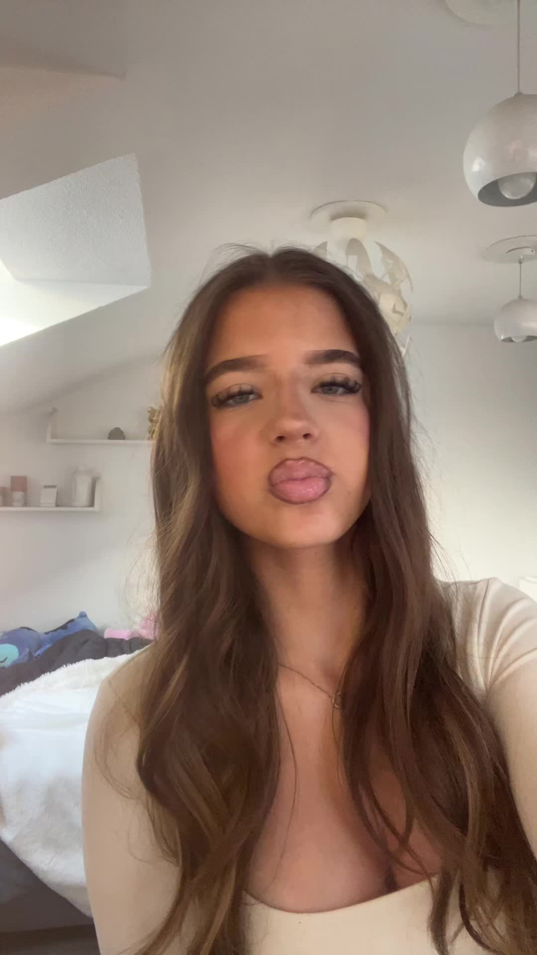 @𝒮