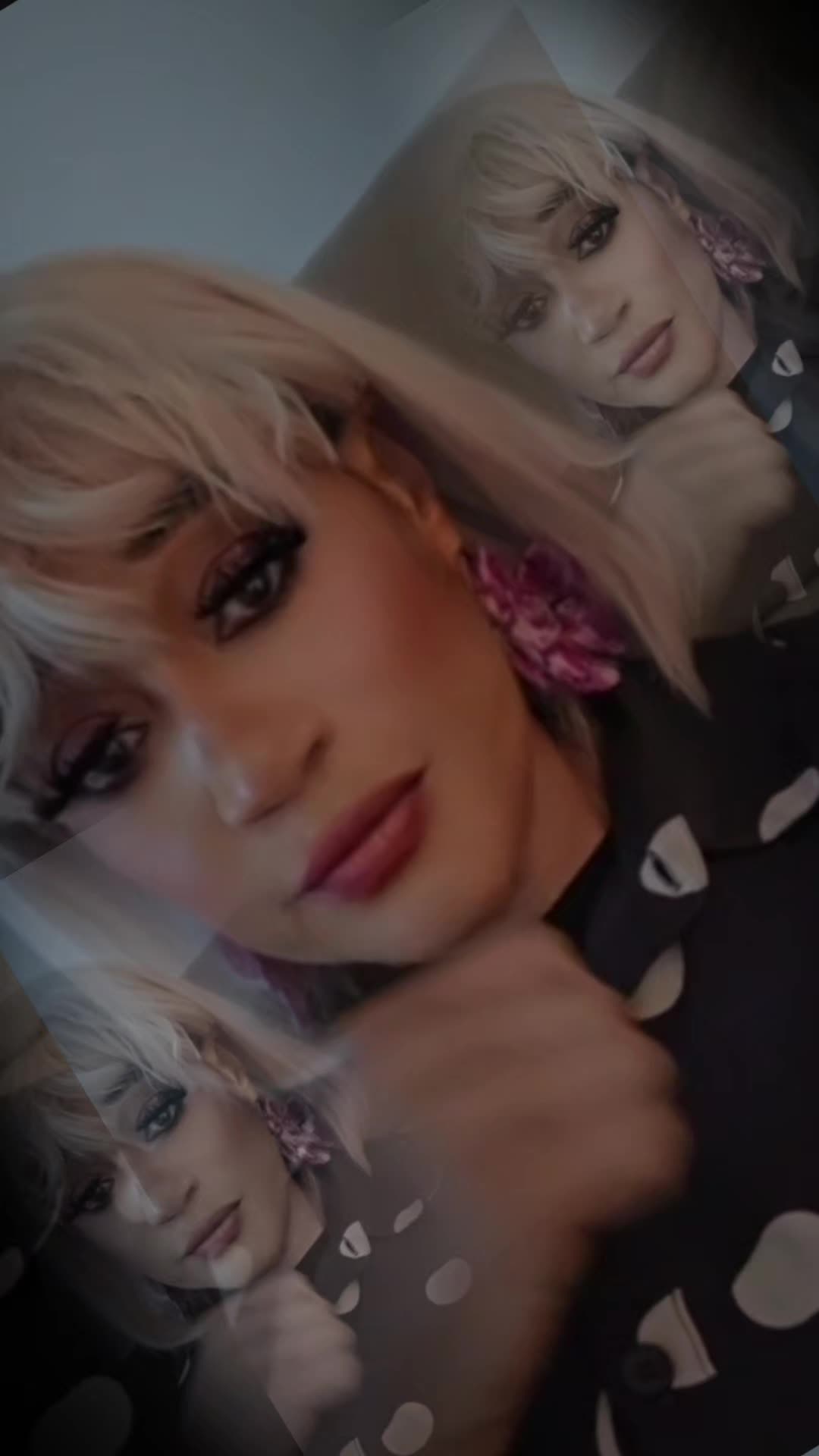 @Demi