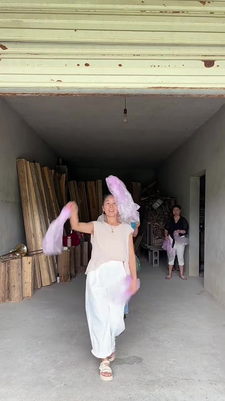 @Garbage Bag Dance