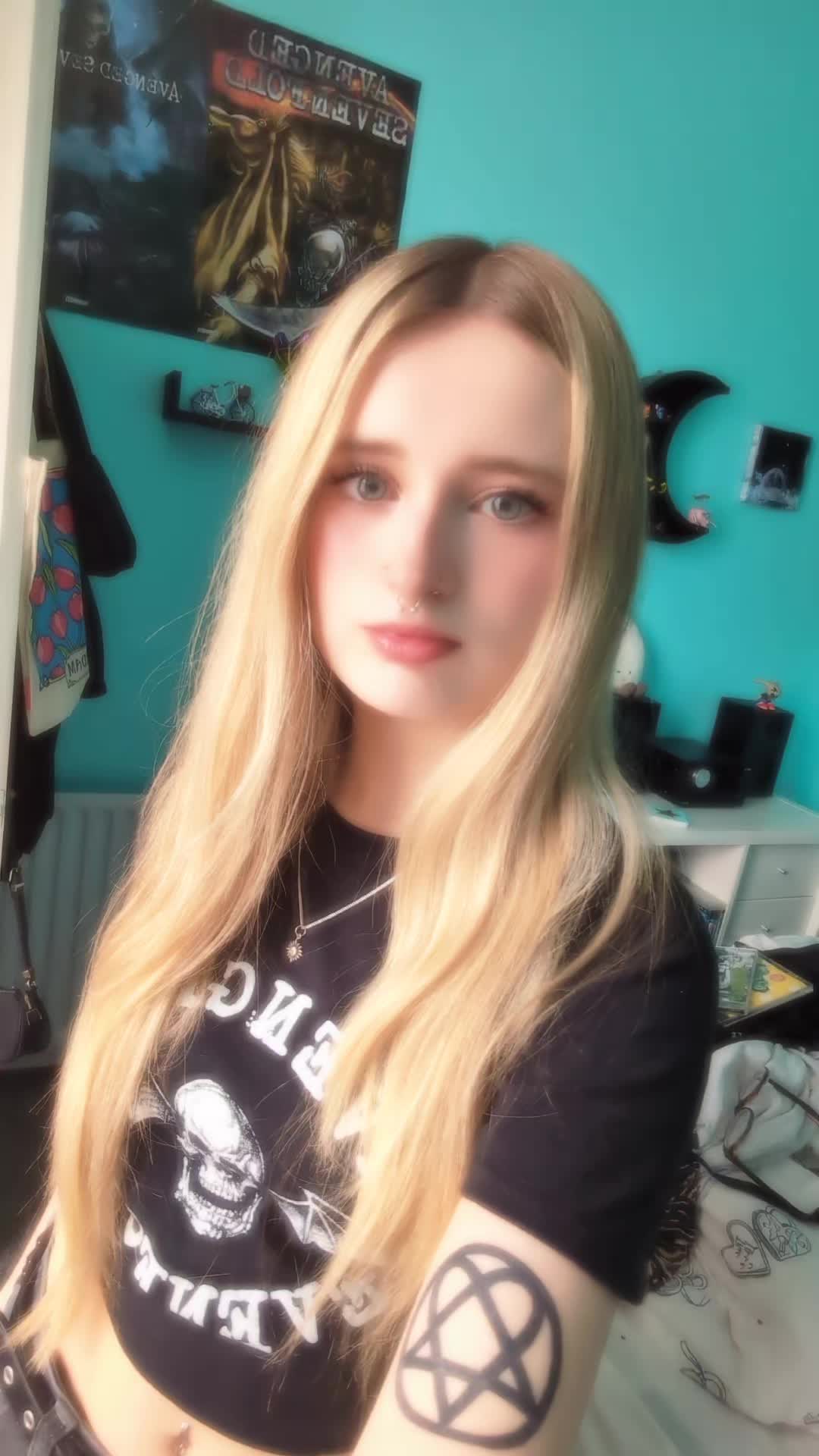 @<3