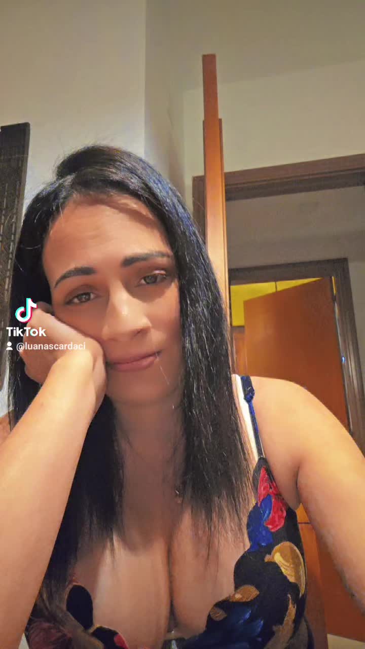 @luanaesalvo