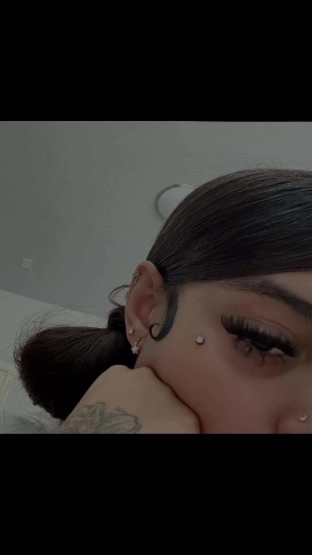 @𝒮.