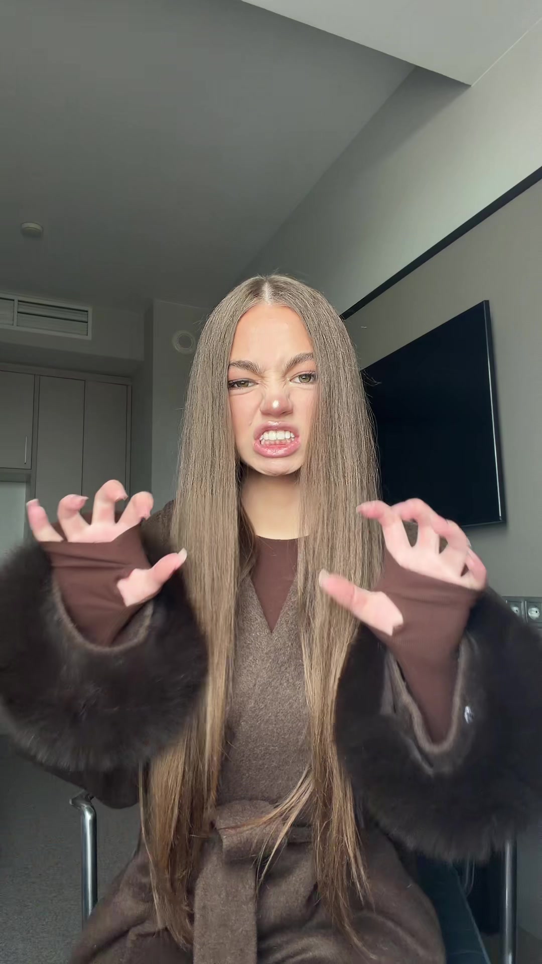 @VLADLENA