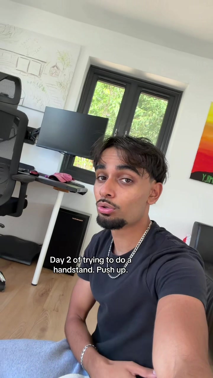 @Dhilz💫
