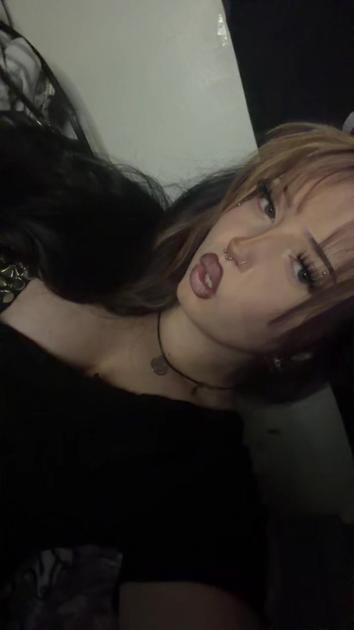 @???